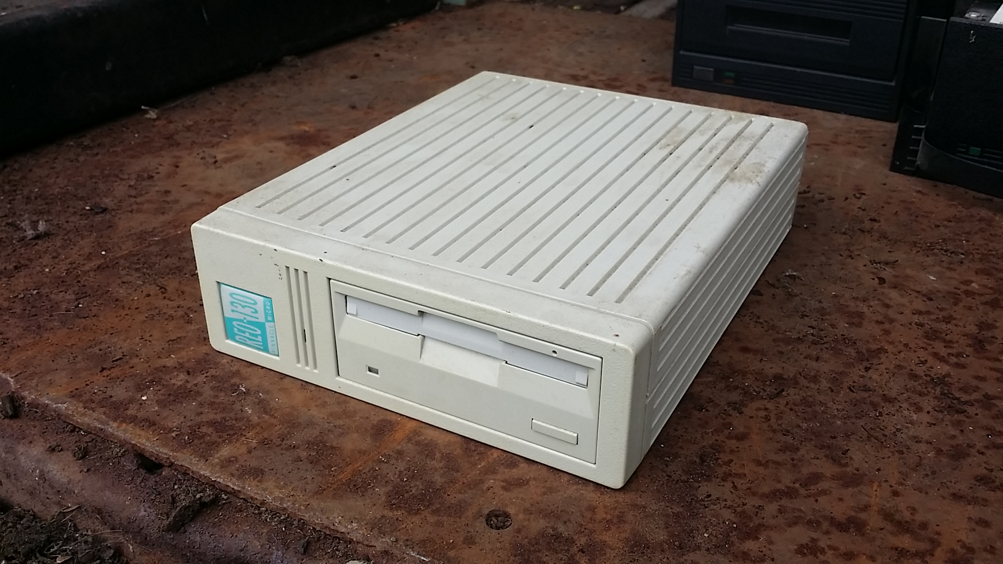 130M 3.5" MO Disk Drive