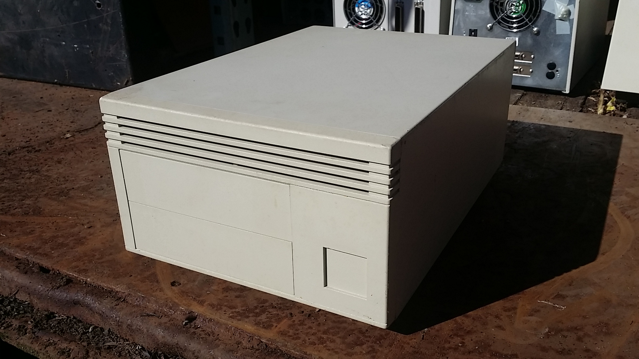 External 5 1/4" SCSI Disk Box